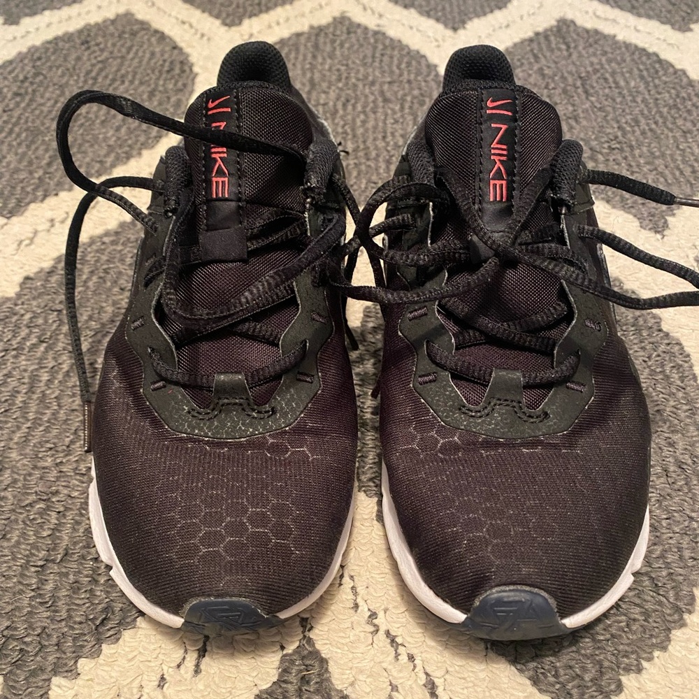 Nike Women’s Sneakers 7.5